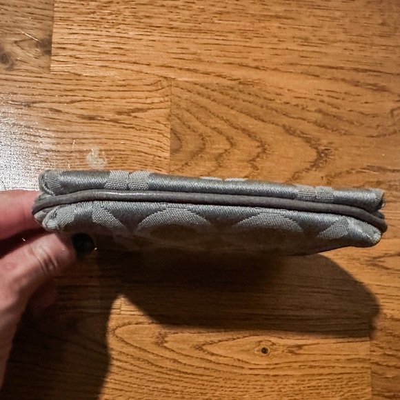 Coach Signature C Print Light Gray Coin Purse with Keyring and Storage Pouch - Picture 6 of 16